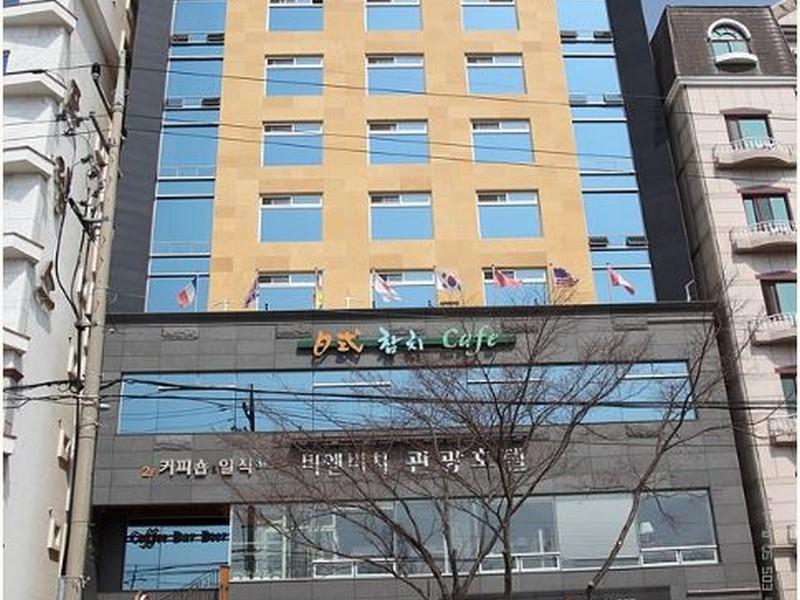 B&Beach Tourist Hotel Yeosu Bagian luar foto