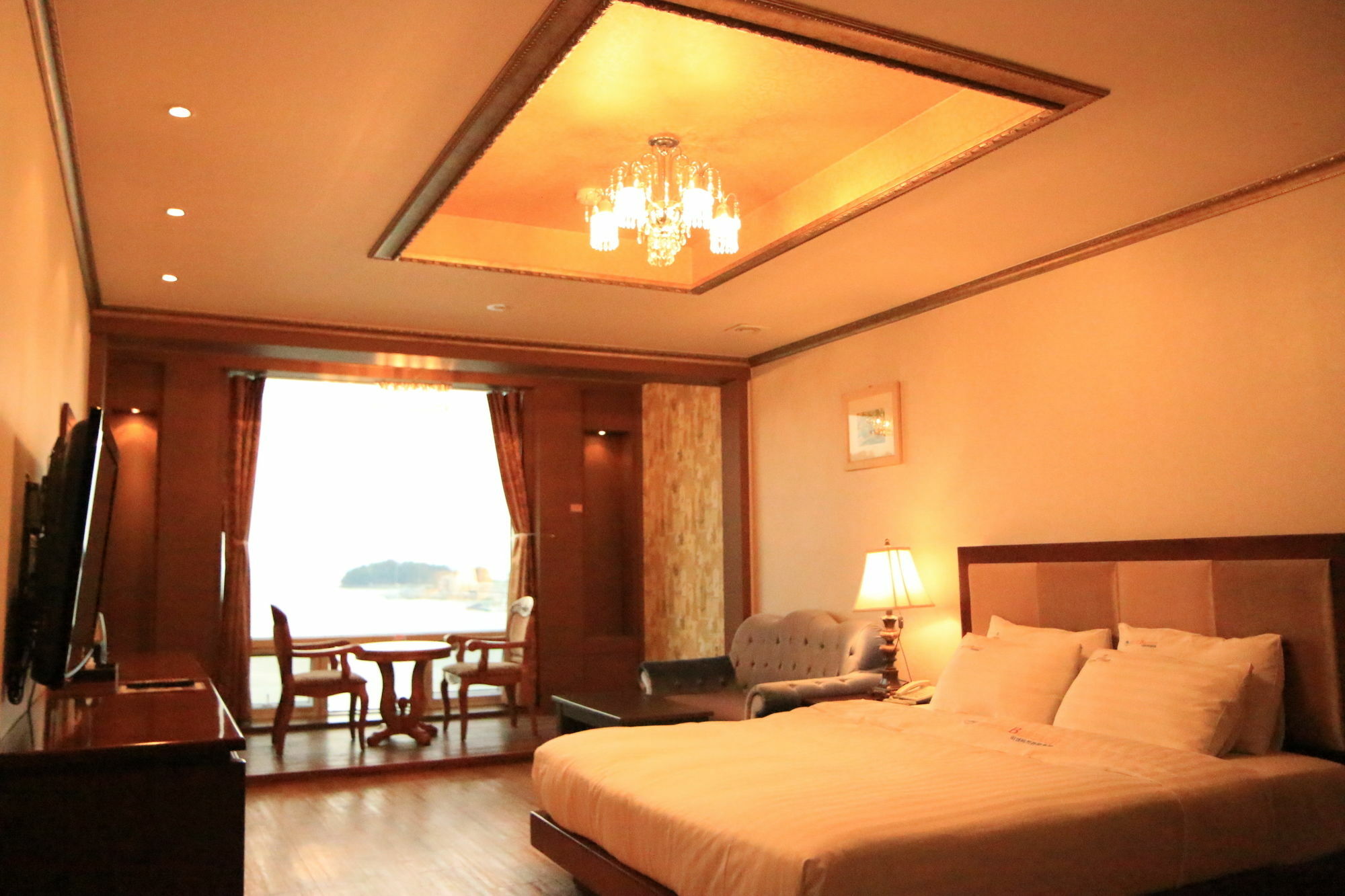 B&Beach Tourist Hotel Yeosu Bagian luar foto